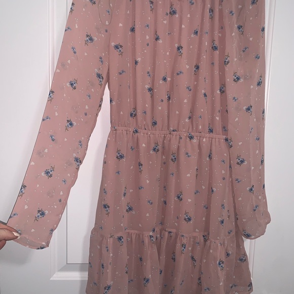 Pink floral off-the-shoulder dress - Picture 3 of 6